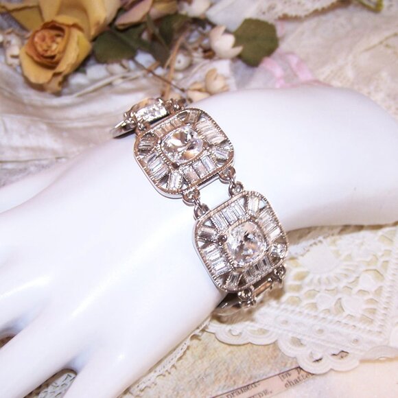 Vintage Chanel 7.5" Silver Tone Metal Rhinestone Link Bracelet - Hanging CC Logo - Picture 1 of 7